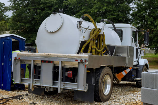 Best Portable restroom trailer rental  in Selah, WA